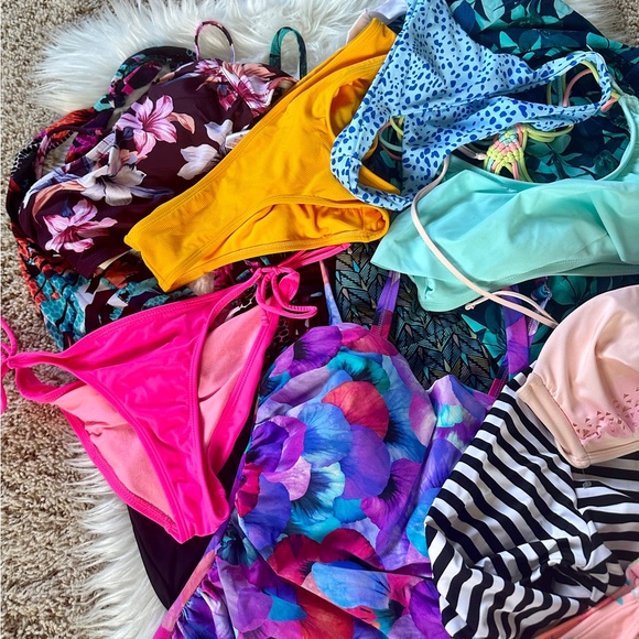 *sold* Huge Swimsuit Bundle- Medium - Picture 6 of 6